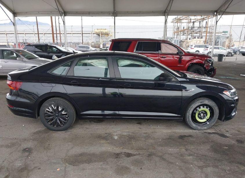 Photo 14 of 2019 Volkswagen Jetta SEL (VIN 3VWE57BU1KM040293)