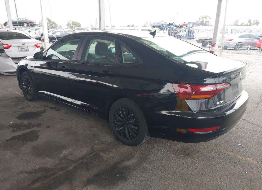 Photo 3 of 2019 Volkswagen Jetta SEL (VIN 3VWE57BU1KM040293)