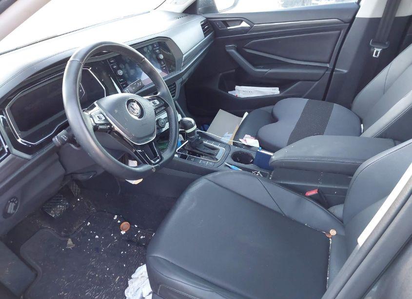 Photo 5 of 2019 Volkswagen Jetta SEL (VIN 3VWE57BU1KM082835)