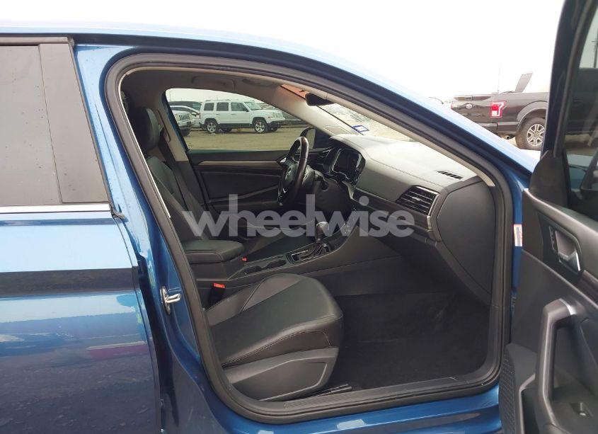 Photo 5 of 2019 Volkswagen Jetta 1.4T SEL (VIN 3VWE57BU1KM097853)