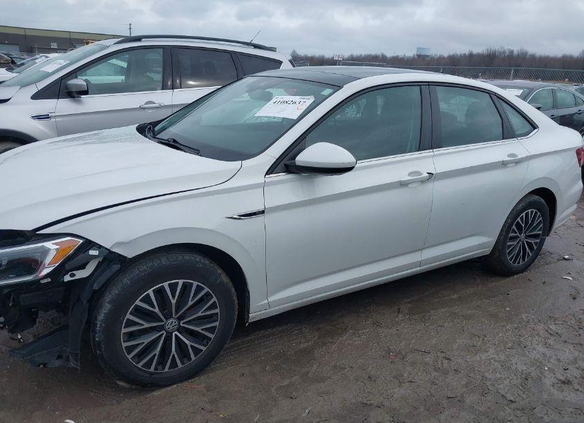 Photo 14 of 2019 Volkswagen Jetta SEL (VIN 3VWE57BU1KM253552)