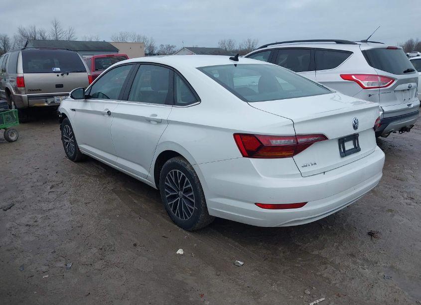 Photo 3 of 2019 Volkswagen Jetta SEL (VIN 3VWE57BU1KM253552)