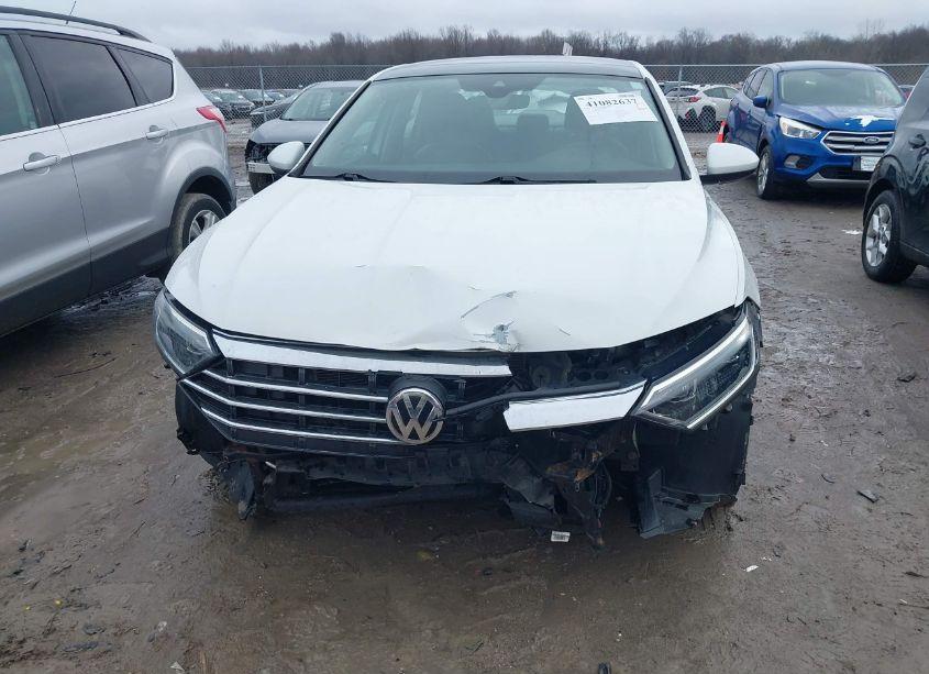 Photo 6 of 2019 Volkswagen Jetta SEL (VIN 3VWE57BU1KM253552)