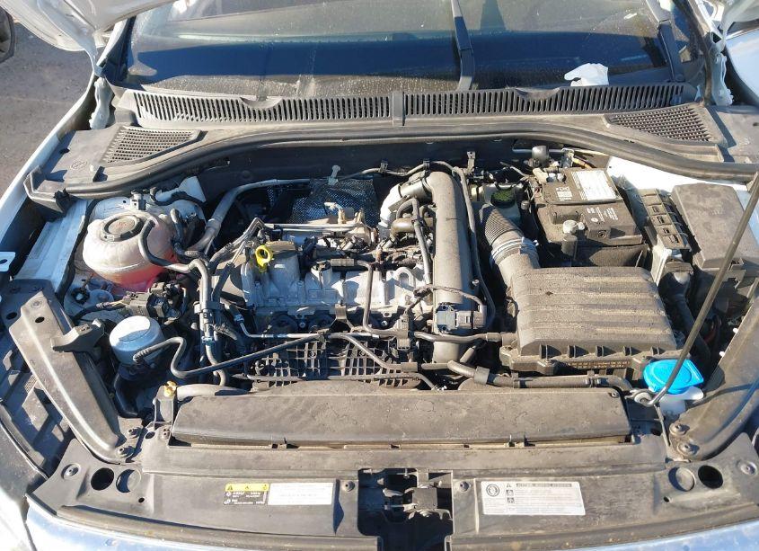 Photo 10 of 2019 Volkswagen Jetta SEL (VIN 3VWE57BU2KM010011)