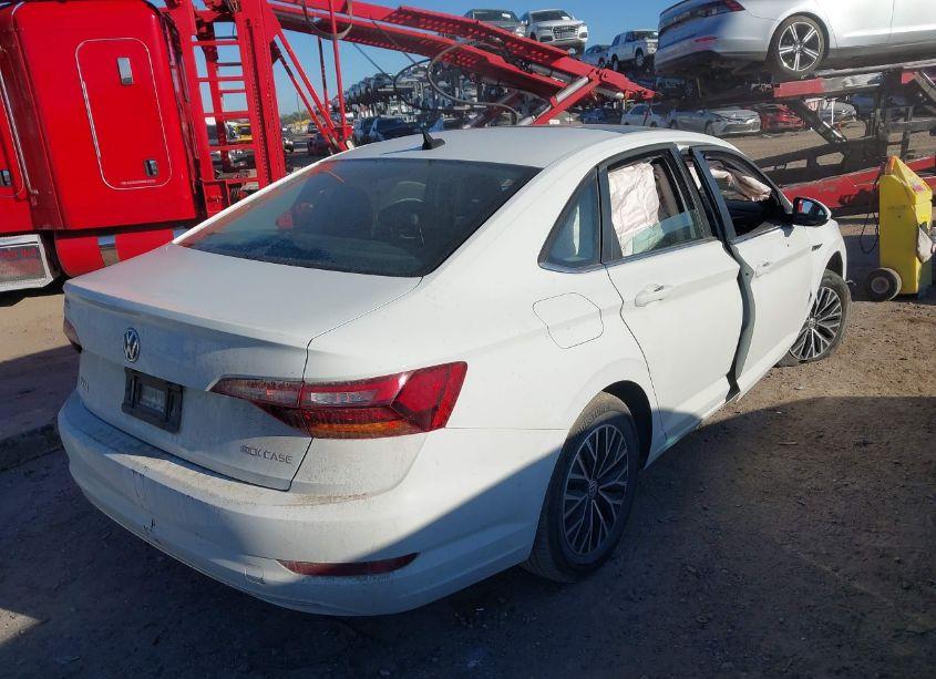 Photo 4 of 2019 Volkswagen Jetta SEL (VIN 3VWE57BU2KM010011)
