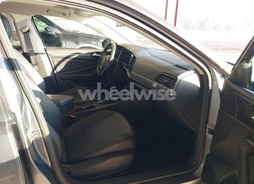 Photo 5 of 2019 Volkswagen Jetta 1.4T SEL (VIN 3VWE57BU2KM052551)