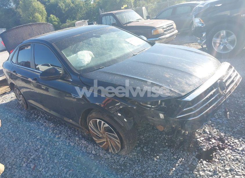 2020 Volkswagen Jetta 1.4T SEL (VIN 3VWE57BU2LM093697) main photo