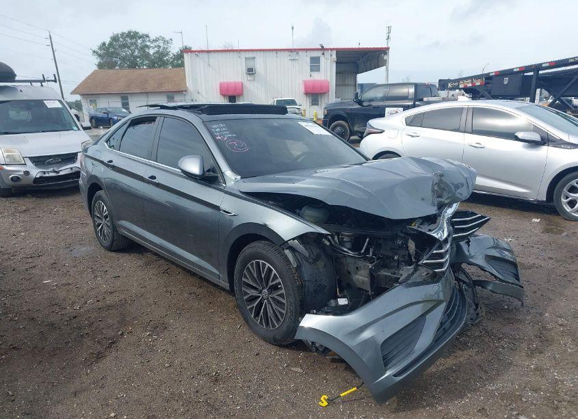 2019 Volkswagen Jetta SEL (VIN 3VWE57BU3KM030753) main photo