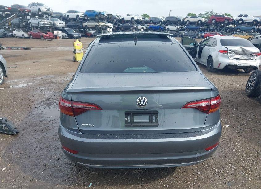 Photo 16 of 2019 Volkswagen Jetta SEL (VIN 3VWE57BU3KM030753)