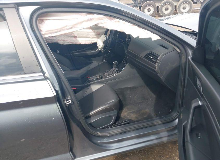 Photo 5 of 2019 Volkswagen Jetta SEL (VIN 3VWE57BU3KM030753)