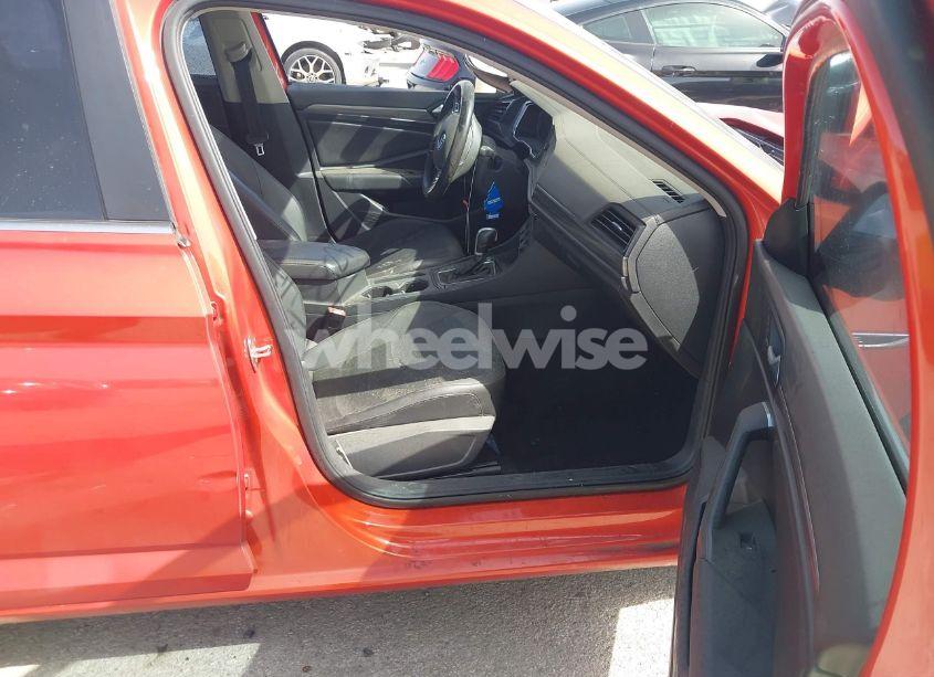 Photo 5 of 2019 Volkswagen Jetta 1.4T SEL (VIN 3VWE57BU4KM110398)