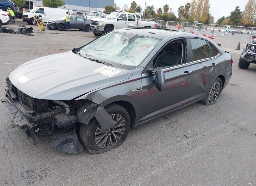 Photo 2 of 2019 Volkswagen Jetta 1.4T SEL (VIN 3VWE57BU5KM040135)