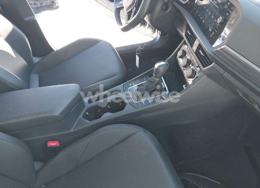 Photo 5 of 2019 Volkswagen Jetta 1.4T SEL (VIN 3VWE57BU7KM250901)