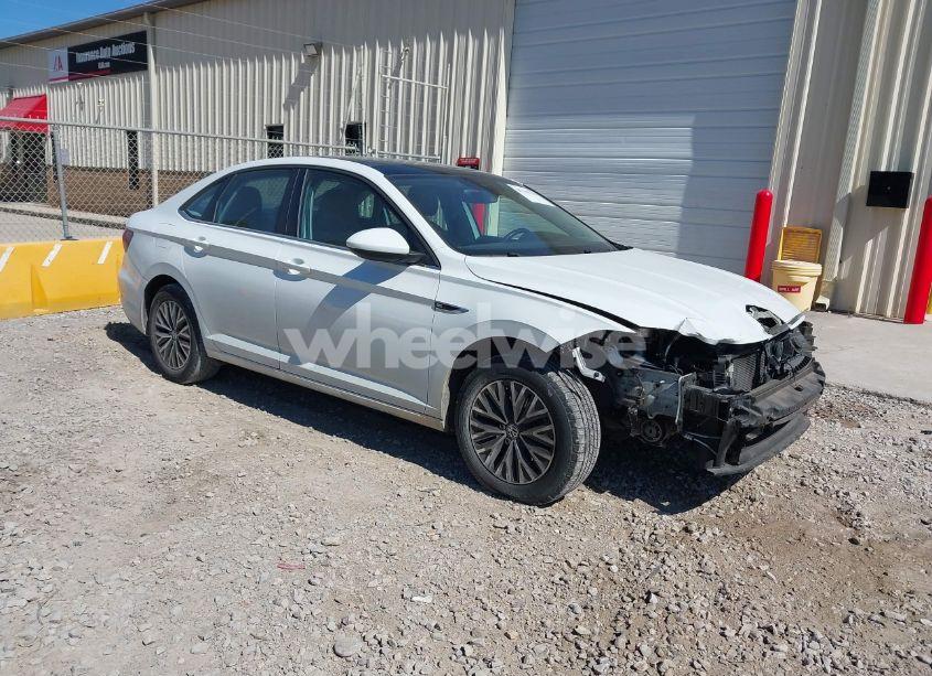 2019 Volkswagen Jetta 1.4T SEL (VIN 3VWE57BU8KM091631) main photo