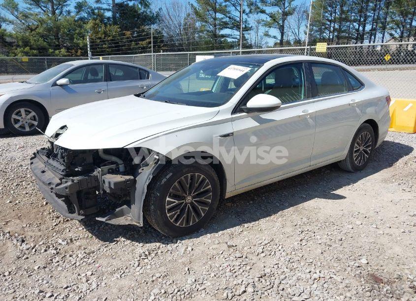 Photo 2 of 2019 Volkswagen Jetta 1.4T SEL (VIN 3VWE57BU8KM091631)