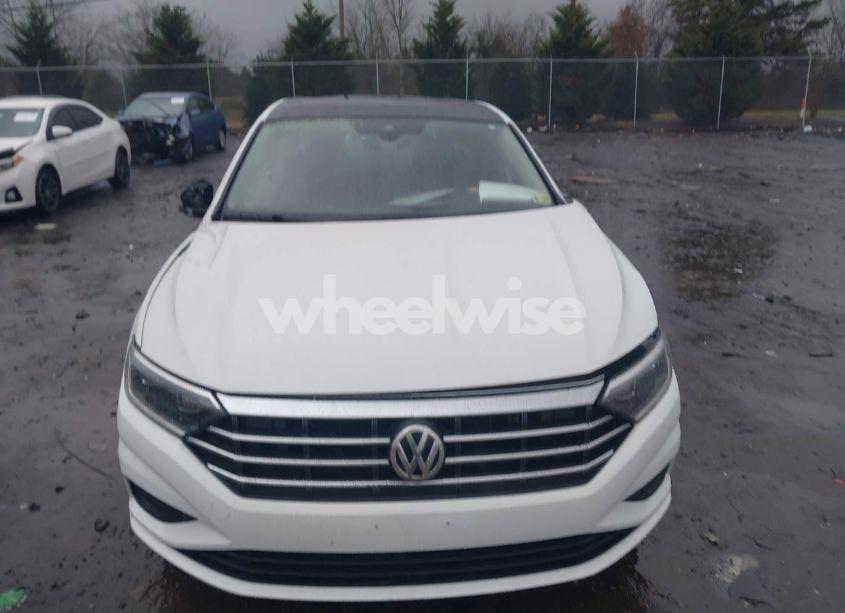 Photo 12 of 2019 Volkswagen Jetta SEL (VIN 3VWE57BU8KM273765)
