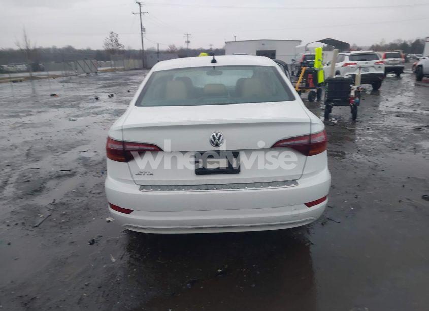 Photo 16 of 2019 Volkswagen Jetta SEL (VIN 3VWE57BU8KM273765)