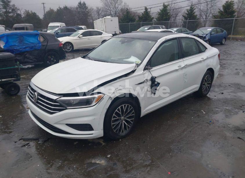 Photo 2 of 2019 Volkswagen Jetta SEL (VIN 3VWE57BU8KM273765)