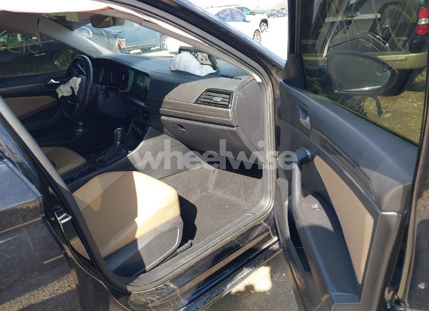 Photo 5 of 2019 Volkswagen Jetta 1.4T SEL (VIN 3VWE57BU9KM064213)
