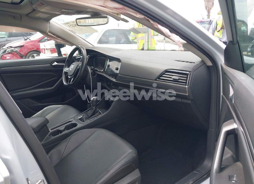 Photo 5 of 2019 Volkswagen Jetta 1.4T SEL (VIN 3VWE57BUXKM063071)