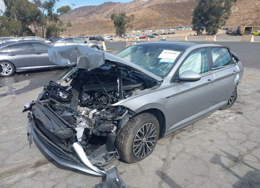 Photo 2 of 2019 Volkswagen Jetta 1.4T SEL (VIN 3VWE57BUXKM233767)