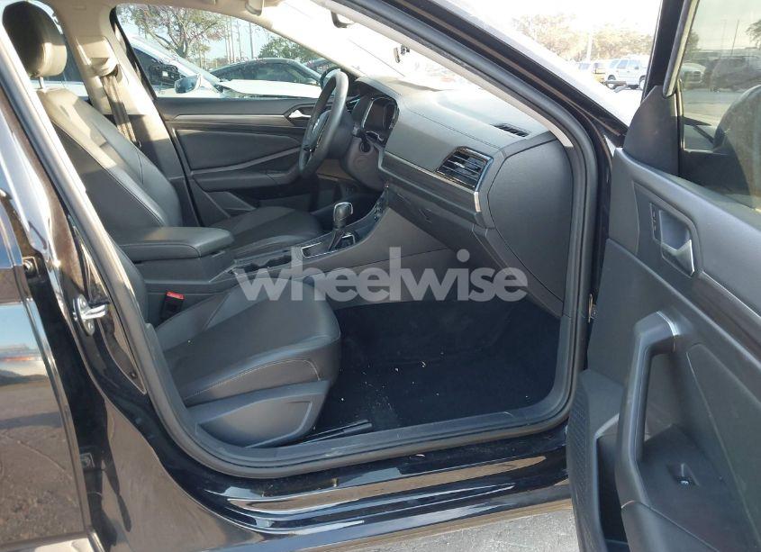 Photo 5 of 2020 Volkswagen Jetta 1.4T SEL (VIN 3VWEB7BU1LM063986)
