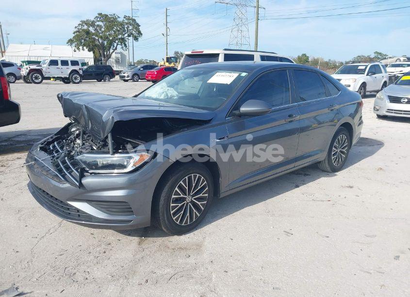 Photo 2 of 2019 Volkswagen Jetta 1.4T SEL (VIN 3VWEB7BU2KM238566)