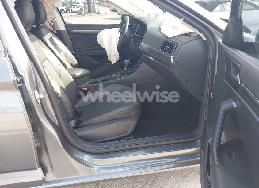 Photo 5 of 2019 Volkswagen Jetta 1.4T SEL (VIN 3VWEB7BU2KM238566)