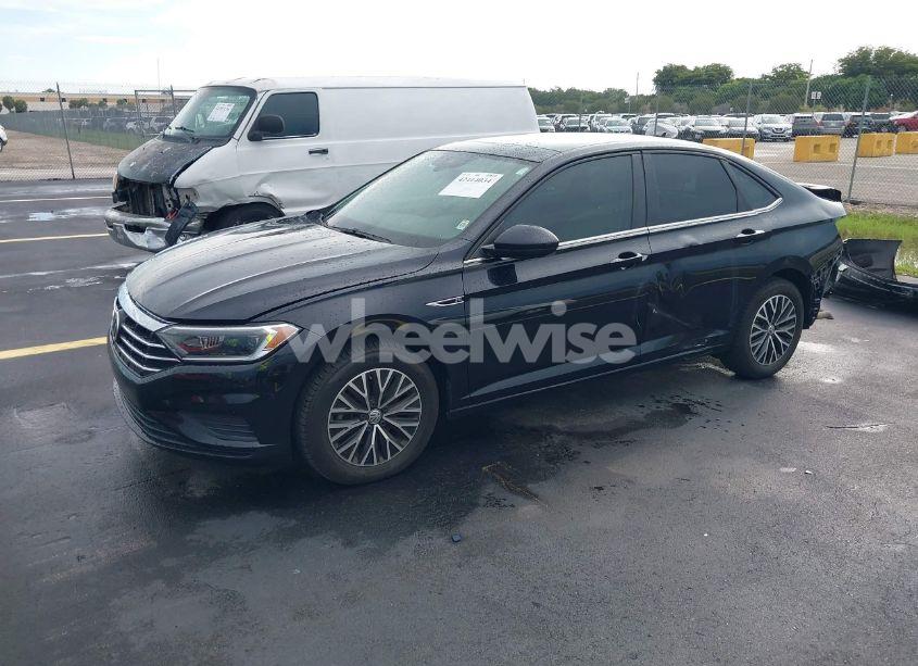 Photo 2 of 2019 Volkswagen Jetta 1.4T SEL (VIN 3VWEB7BU2KM273950)