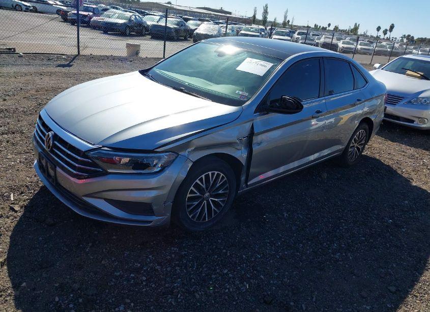 Photo 2 of 2019 Volkswagen Jetta 1.4T SEL (VIN 3VWEB7BU8KM206303)