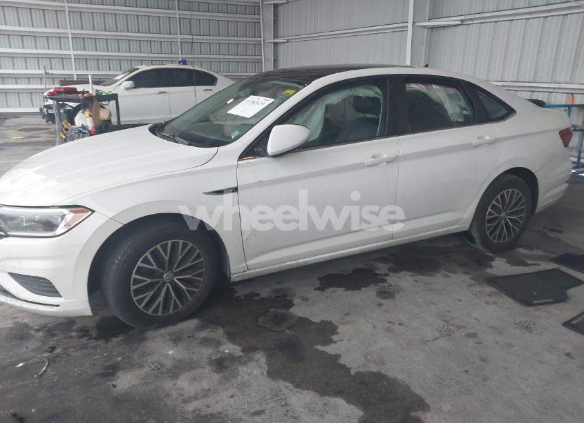 Photo 2 of 2019 Volkswagen Jetta 1.4T SEL (VIN 3VWEB7BU9KM166586)