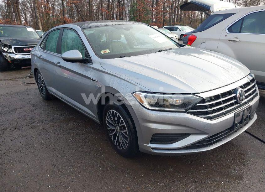 2019 Volkswagen Jetta 1.4T SEL (VIN 3VWEB7BUXKM199094) main photo