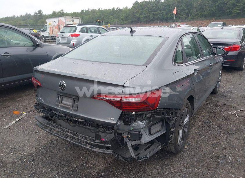 Photo 4 of 2024 Volkswagen Jetta 1.5T SE (VIN 3VWEM7BU0RM036958)