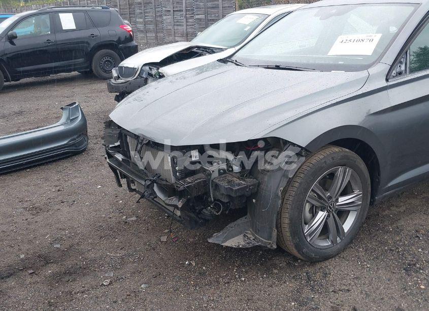 Photo 6 of 2024 Volkswagen Jetta 1.5T SE (VIN 3VWEM7BU0RM036958)