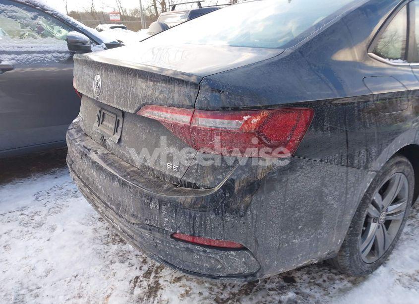Photo 12 of 2022 Volkswagen Jetta 1.5T SE (VIN 3VWEM7BU1NM002179)