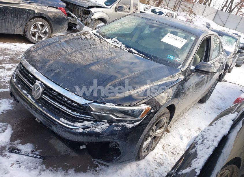 Photo 2 of 2022 Volkswagen Jetta 1.5T SE (VIN 3VWEM7BU1NM002179)