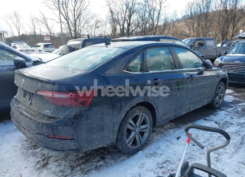 Photo 4 of 2022 Volkswagen Jetta 1.5T SE (VIN 3VWEM7BU1NM002179)