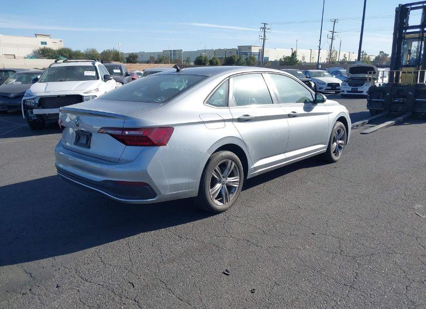 Photo 4 of 2022 Volkswagen Jetta 1.5T SE (VIN 3VWEM7BU2NM004216)