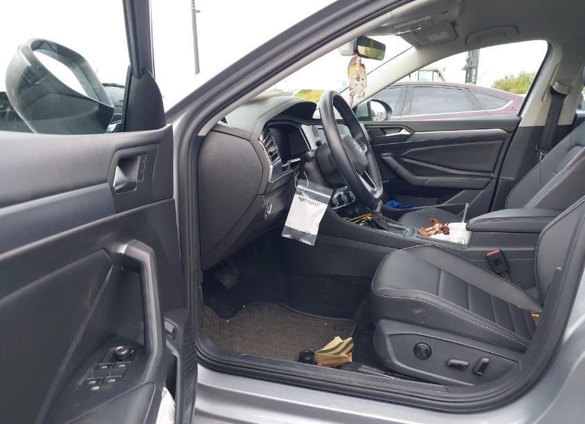 Photo 5 of 2022 Volkswagen Jetta 1.5T SE (VIN 3VWEM7BU2NM004216)