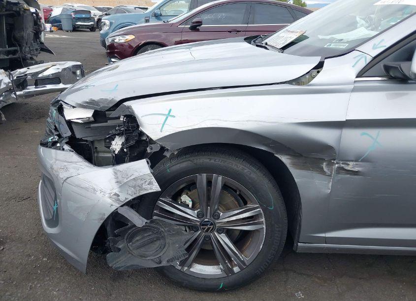 Photo 6 of 2022 Volkswagen Jetta 1.5T SE (VIN 3VWEM7BU2NM004216)