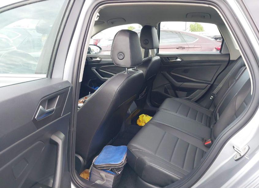 Photo 8 of 2022 Volkswagen Jetta 1.5T SE (VIN 3VWEM7BU2NM004216)