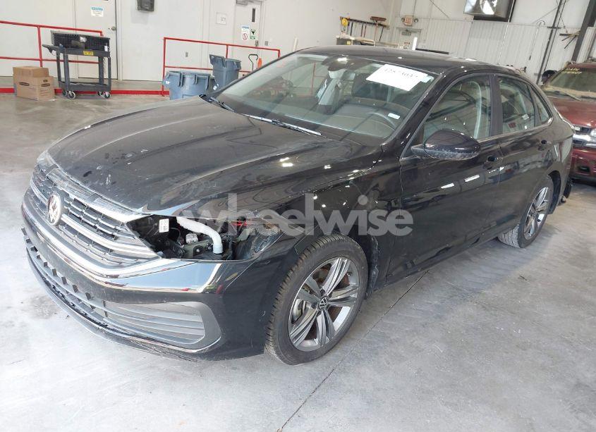 Photo 2 of 2024 Volkswagen Jetta 1.5T SE (VIN 3VWEM7BU2RM007977)