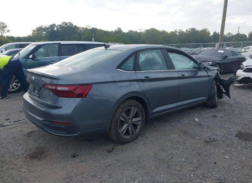 Photo 4 of 2024 Volkswagen Jetta 1.5T SE (VIN 3VWEM7BU2RM021894)