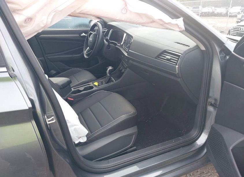 Photo 5 of 2024 Volkswagen Jetta 1.5T SE (VIN 3VWEM7BU2RM021894)