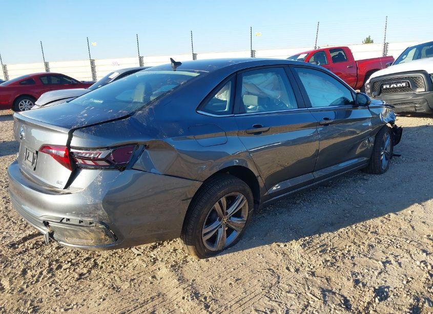 Photo 4 of 2024 Volkswagen Jetta 1.5T SE (VIN 3VWEM7BU2RM093436)