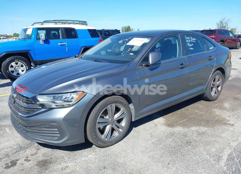 Photo 2 of 2024 Volkswagen Jetta 1.5T SE (VIN 3VWEM7BU5RM014244)