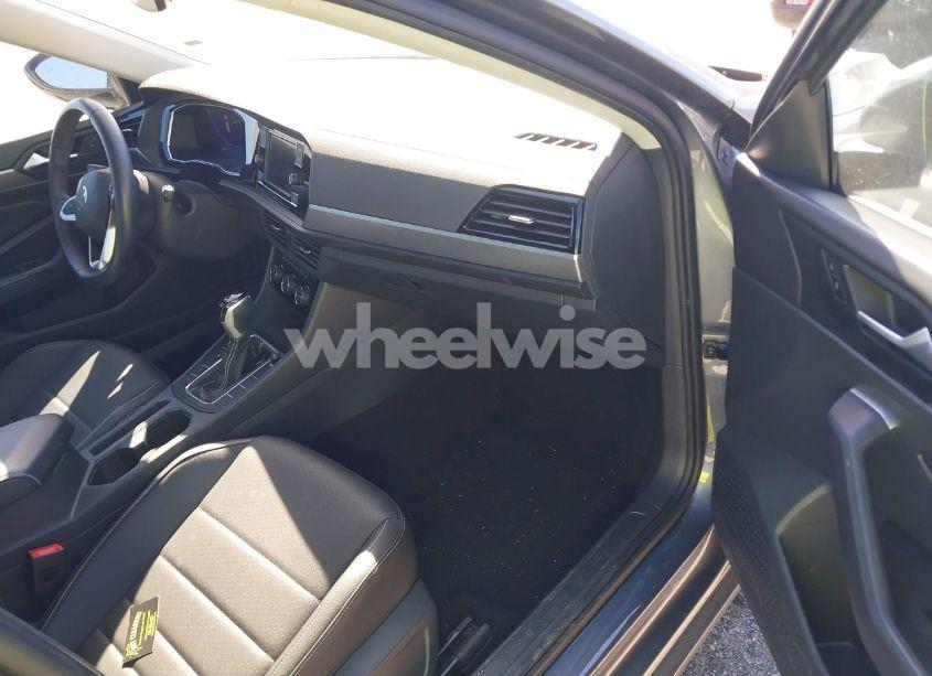 Photo 5 of 2024 Volkswagen Jetta 1.5T SE (VIN 3VWEM7BU5RM014244)