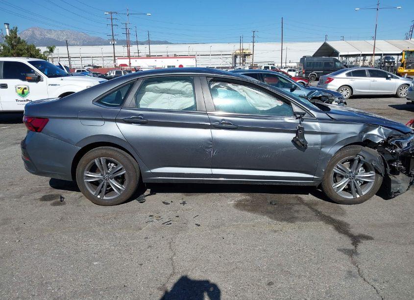 Photo 13 of 2024 Volkswagen Jetta 1.5T SE (VIN 3VWEM7BU8RM050199)