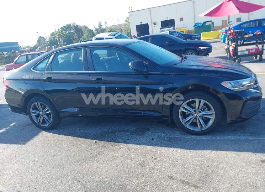 Photo 13 of 2024 Volkswagen Jetta 1.5T SE (VIN 3VWEM7BU9RM007667)