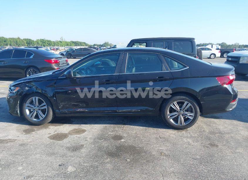 Photo 14 of 2024 Volkswagen Jetta 1.5T SE (VIN 3VWEM7BU9RM007667)